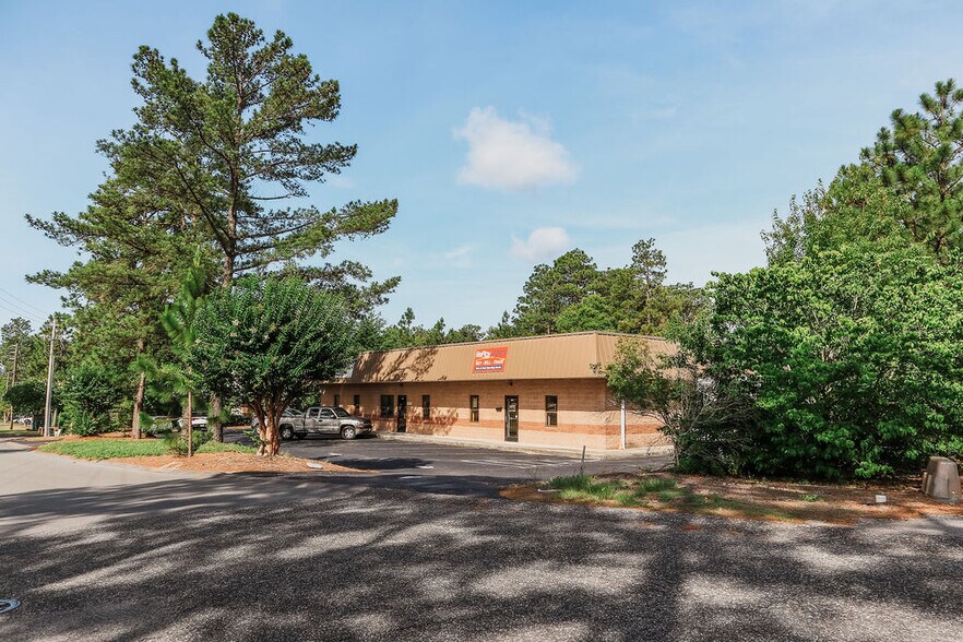 173 Davis St, Southern Pines, NC à vendre - Photo du bâtiment - Image 1 de 18