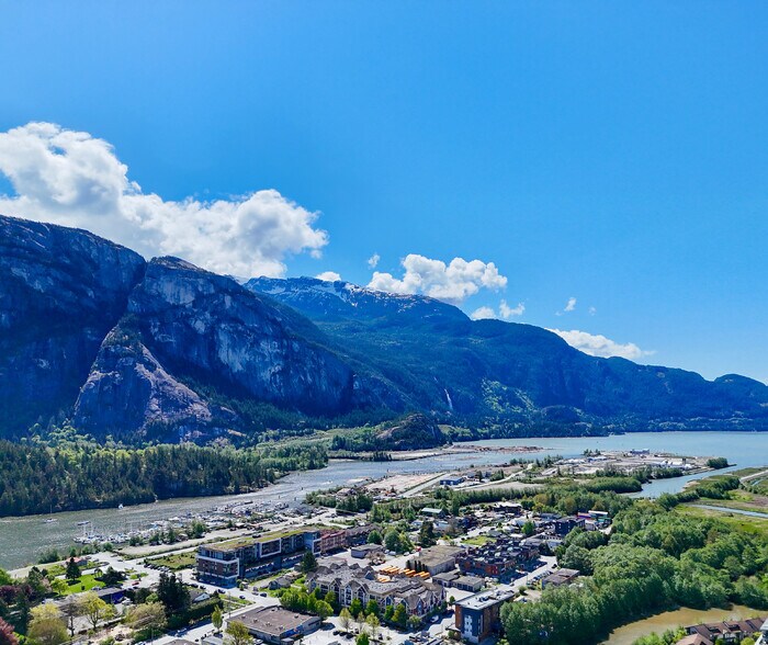 37861 3 Av, Squamish, BC for sale - Aerial - Image 3 of 6