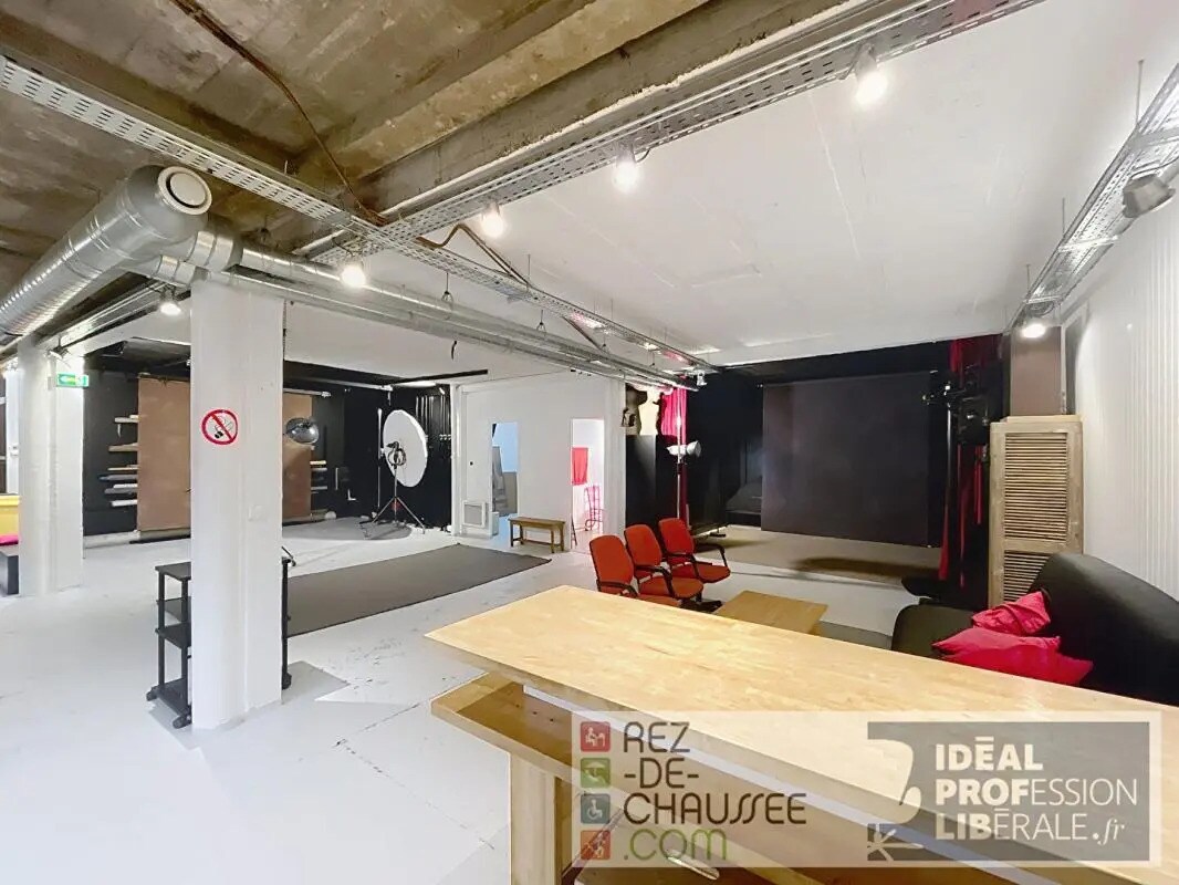 Retail in Puteaux for sale Interior Photo- Image 1 of 7