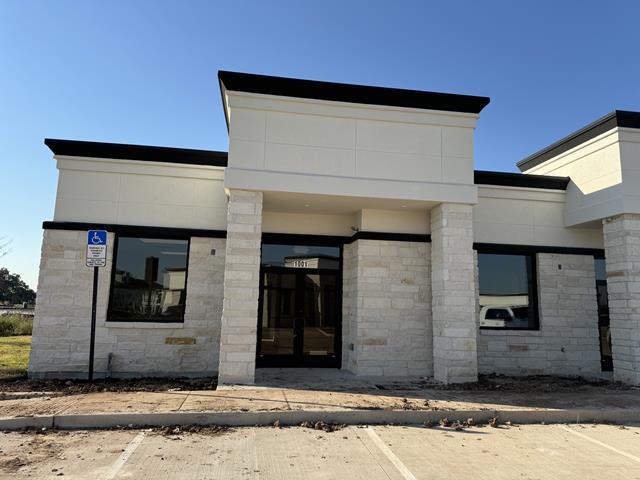 5501 Cabrera Dr, Sugar Land, TX for lease Building Photo- Image 1 of 8