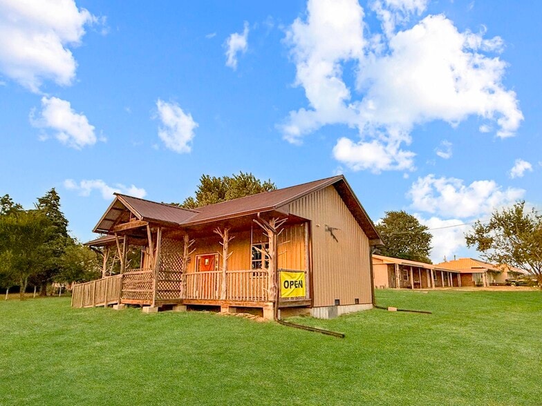 401 N Busch Ave, Mountain Grove, MO à vendre - Photo du bâtiment - Image 3 de 28