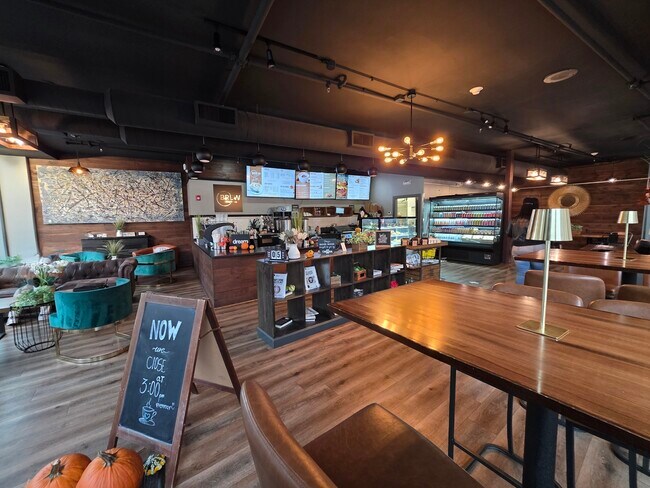 Plus de détails pour 56 Franklin St, Worcester, MA - Commerce de détail à louer