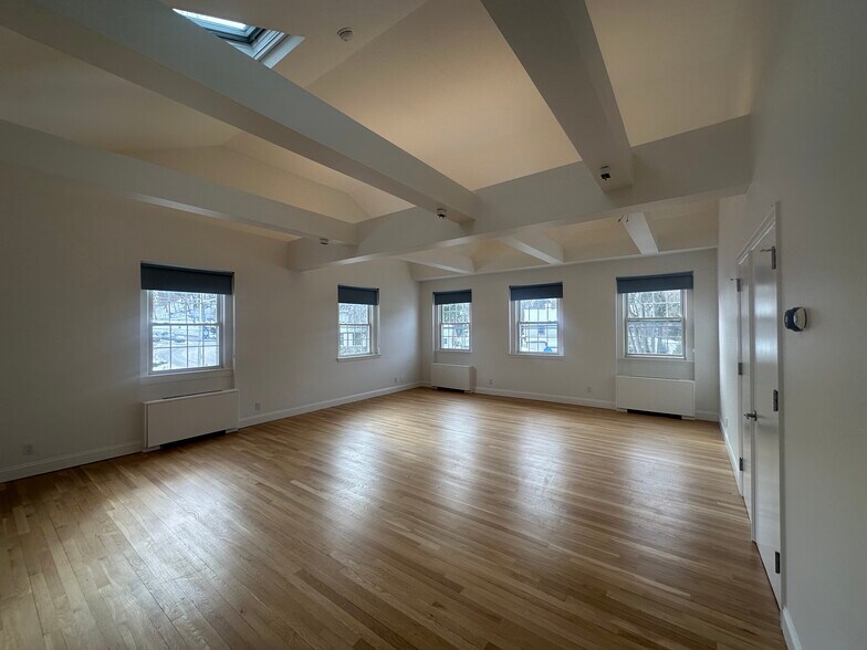 254-256 Katonah Ave, Katonah, NY à louer - Photo du bâtiment - Image 2 de 7