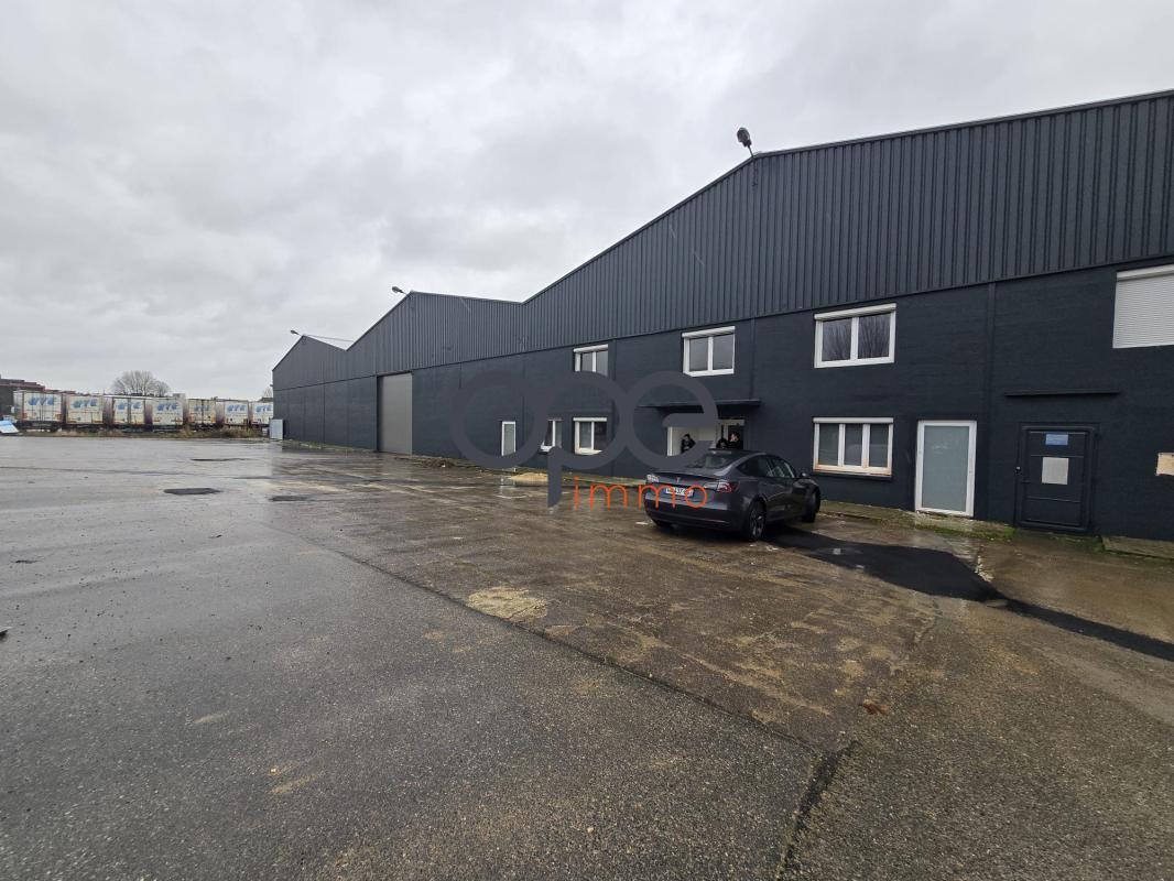 Industrial in Le Mesnil-Amelot for lease Building Photo- Image 1 of 9