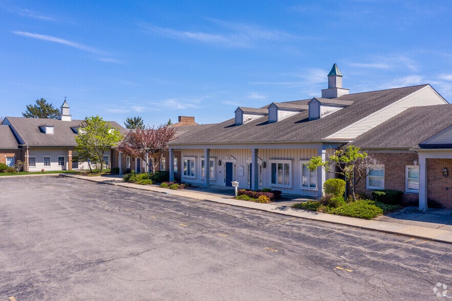 29140 Buckingham St, Livonia, MI à louer - Photo du bâtiment - Image 3 de 8