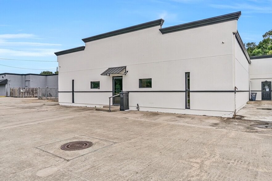 512 N Friendswood Dr, Friendswood, TX for lease - Building Photo - Image 3 of 23
