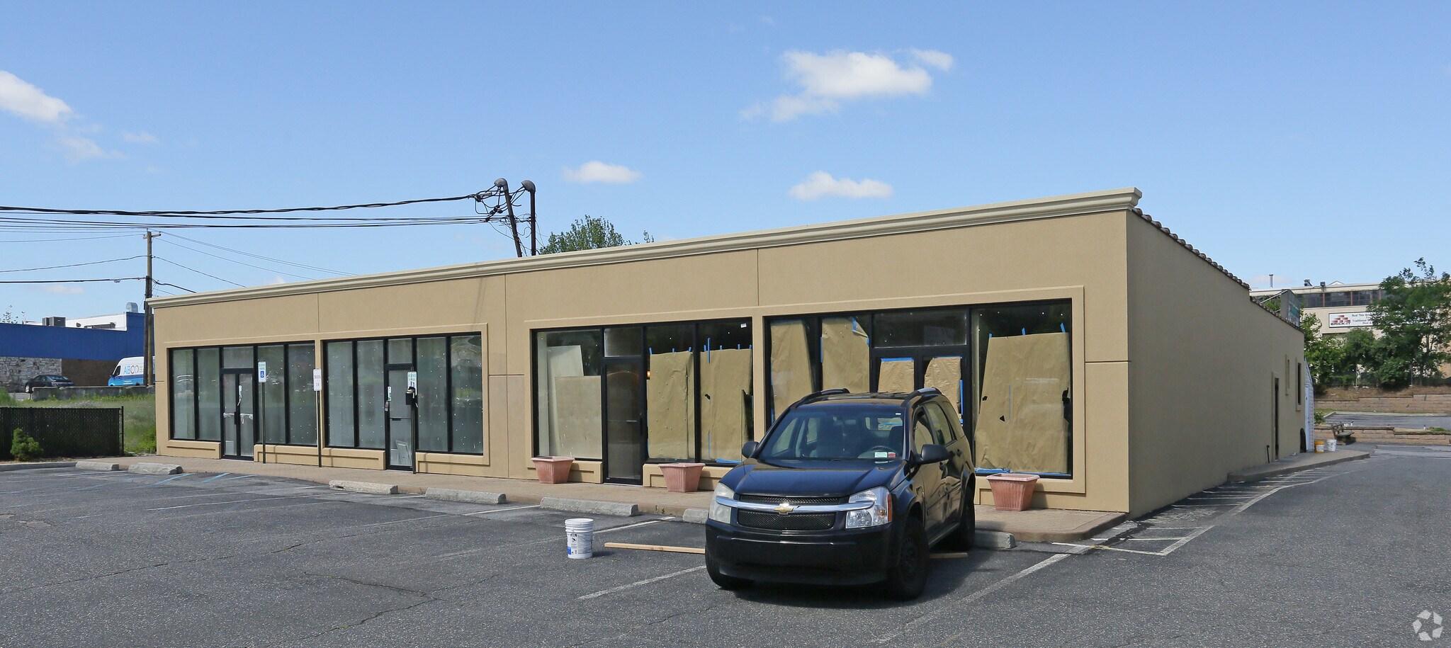 346-352 Wheeler Rd, Hauppauge, NY à louer Photo principale- Image 1 de 8