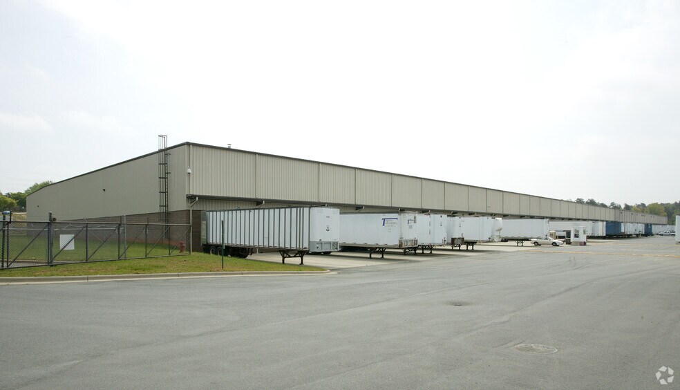 710 Almondridge Dr, Rural Hall, NC à louer - Photo du bâtiment - Image 3 de 8