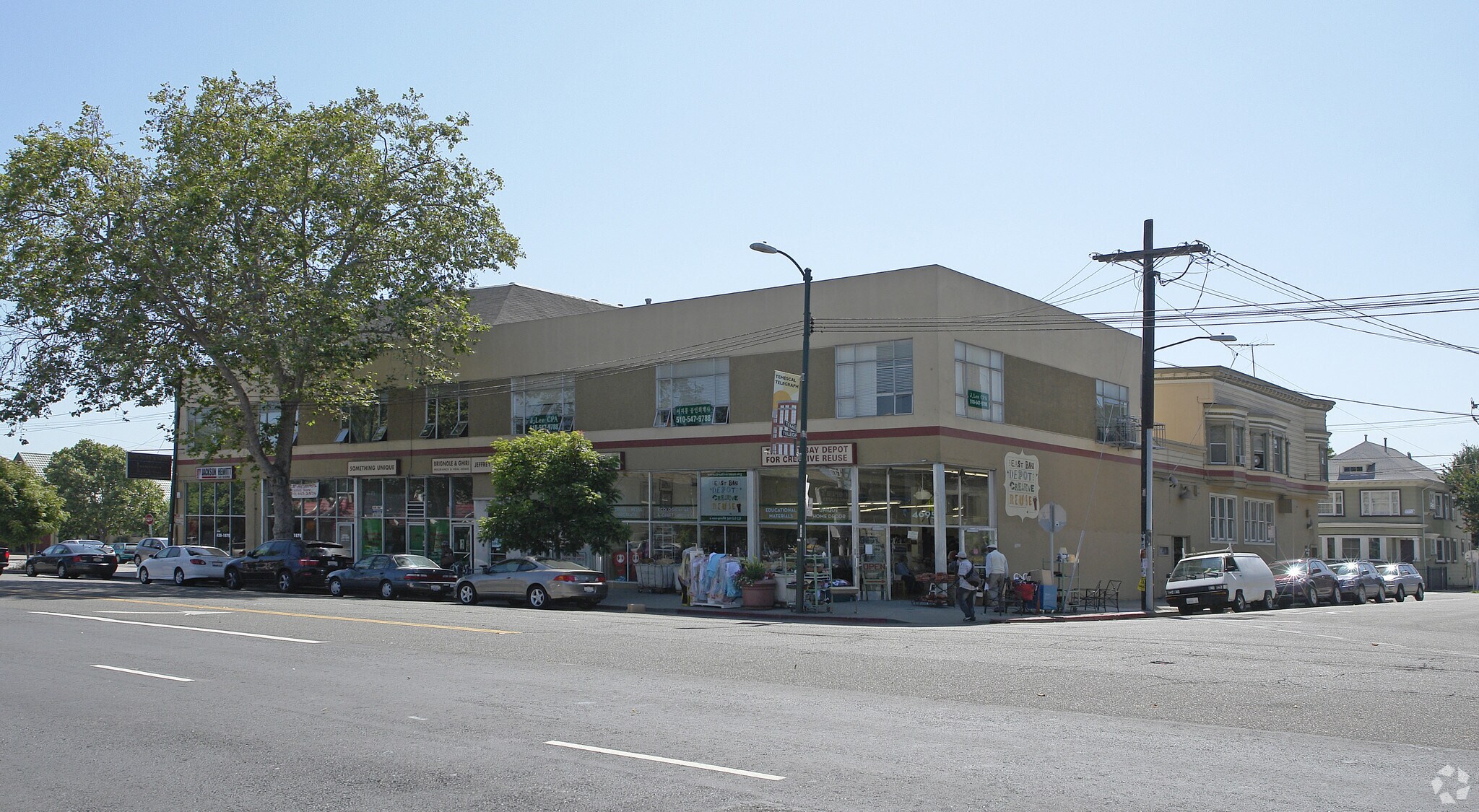 4609-4695 Telegraph Ave, Oakland, CA à louer Photo principale- Image 1 de 17