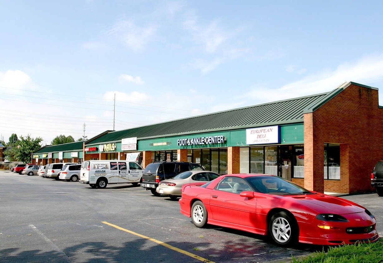 9550 Main St, Woodstock, GA for lease Building Photo- Image 1 of 2