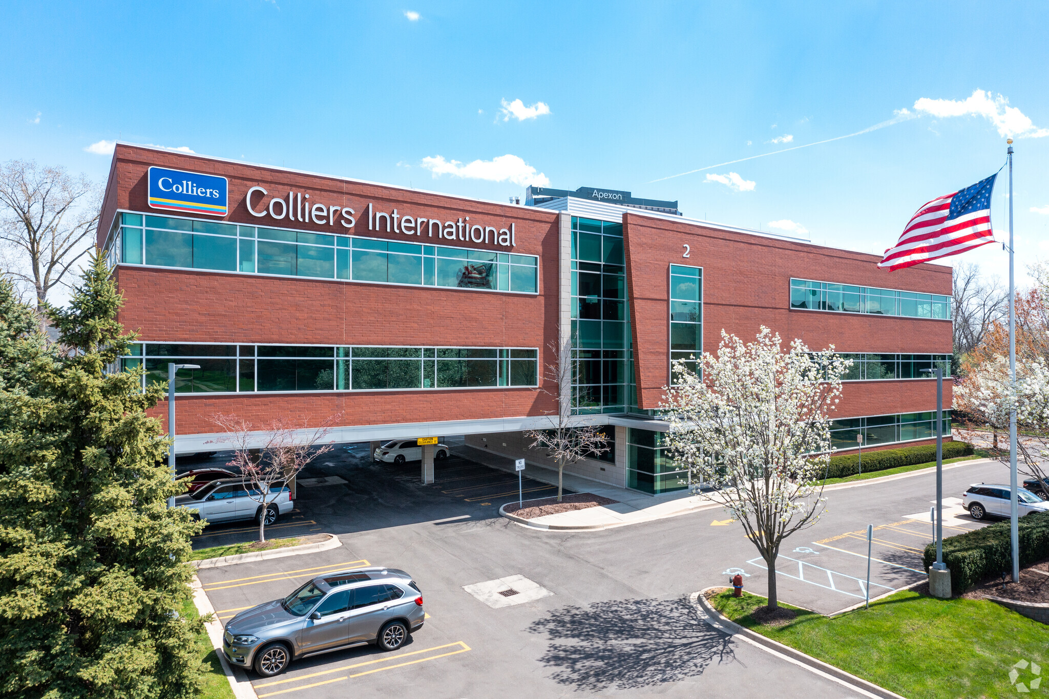 2 Corporate Dr, Southfield, MI for lease Building Photo- Image 1 of 12