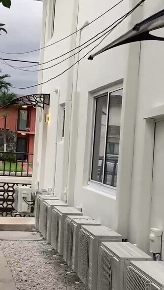 251 NW 57th Ave, Miami, FL à vendre - Vidéo sur l’inscription commerciale - Image 2 de 20