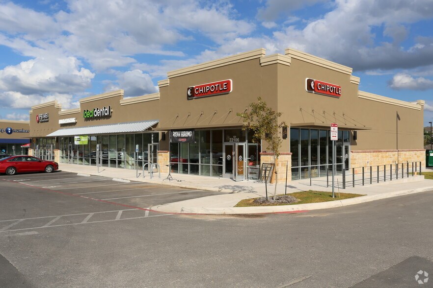 22106 US Hwy 281, San Antonio, TX à vendre - Photo du bâtiment - Image 2 de 2