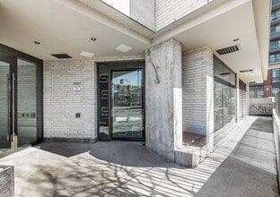 1181 Queen St W, Toronto, ON à louer Photo du bâtiment- Image 2 de 8