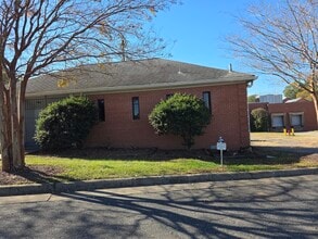 700 S Railroad Ave, Kings Mountain, NC à louer Photo du bâtiment- Image 2 de 8