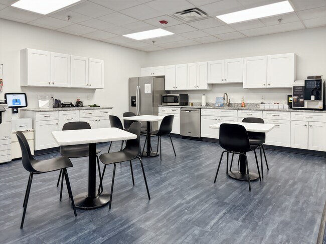 Plus de détails pour 300 Northpointe Cir, Seven Fields, PA - Coworking à louer