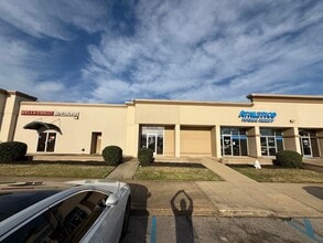 499 Gloster Creek Village, Tupelo, MS for lease Building Photo- Image 2 of 12