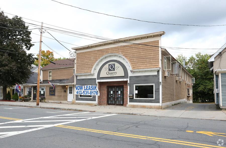 216-218 Main St, Monson, MA à vendre - Photo principale - Image 1 de 1