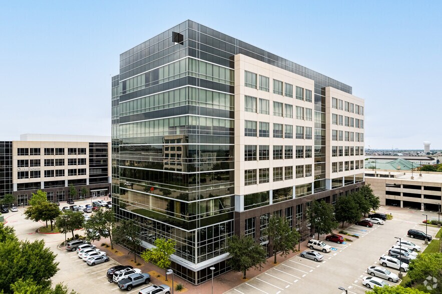 6860 Dallas Pkwy, Plano, TX à louer - Photo du bâtiment - Image 2 de 12