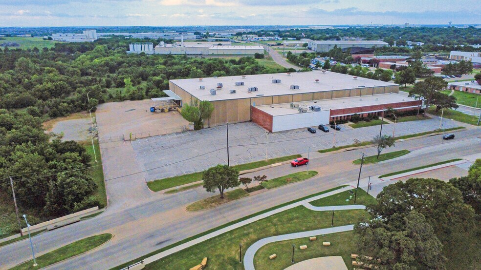 1500 E Broad St, Mansfield, TX à vendre - Photo du bâtiment - Image 1 de 21