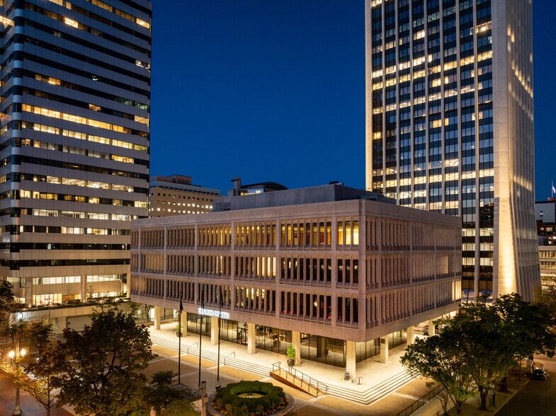 1300 SW Sixth Ave, Portland, OR à louer - Photo du bâtiment - Image 1 de 11