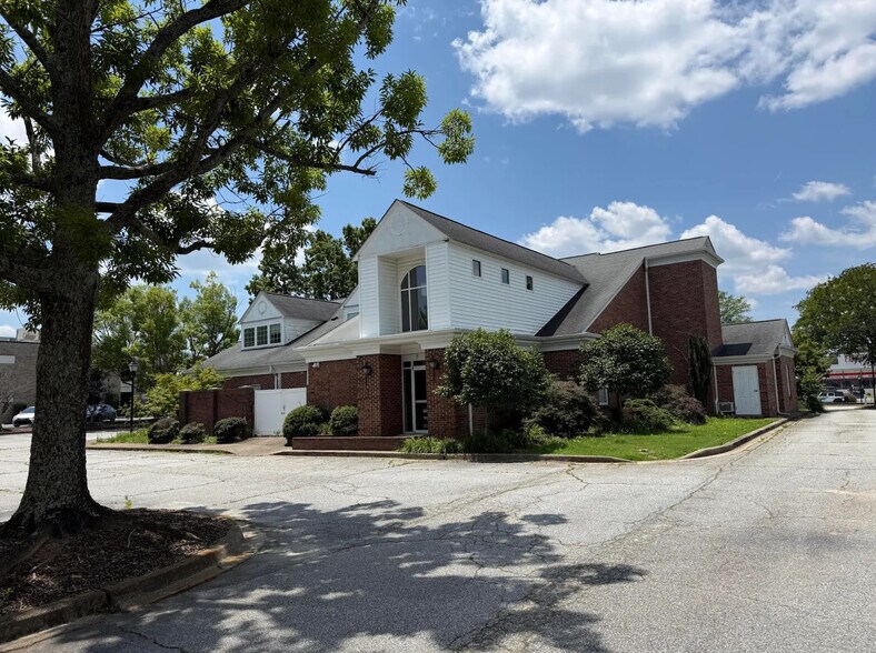 118 N E Main St, Simpsonville, SC à louer - Photo du bâtiment - Image 3 de 4