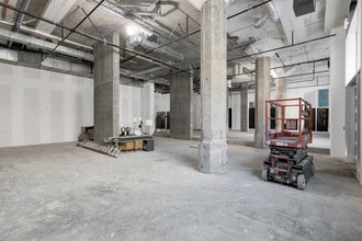 950 Rue Saint-Antoine O, Montréal, QC à louer Photo intérieure- Image 2 de 25