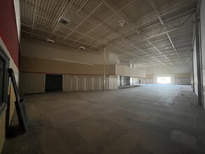 2221-2273 Charleston Hwy, Cayce, SC for lease Interior Photo- Image 2 of 3