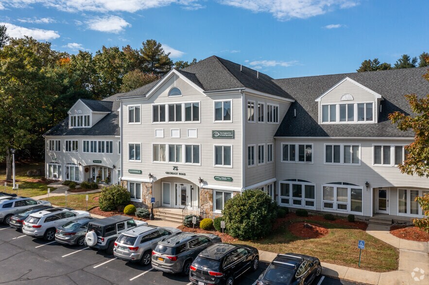 75 Gilcreast Rd, Londonderry, NH à louer - Photo du bâtiment - Image 3 de 10