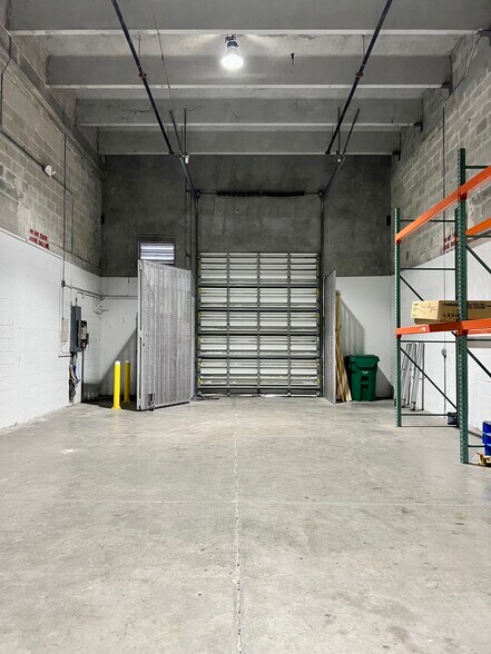 1835 NW 112th Ave, Miami, FL à louer - Photo intérieure - Image 3 de 11