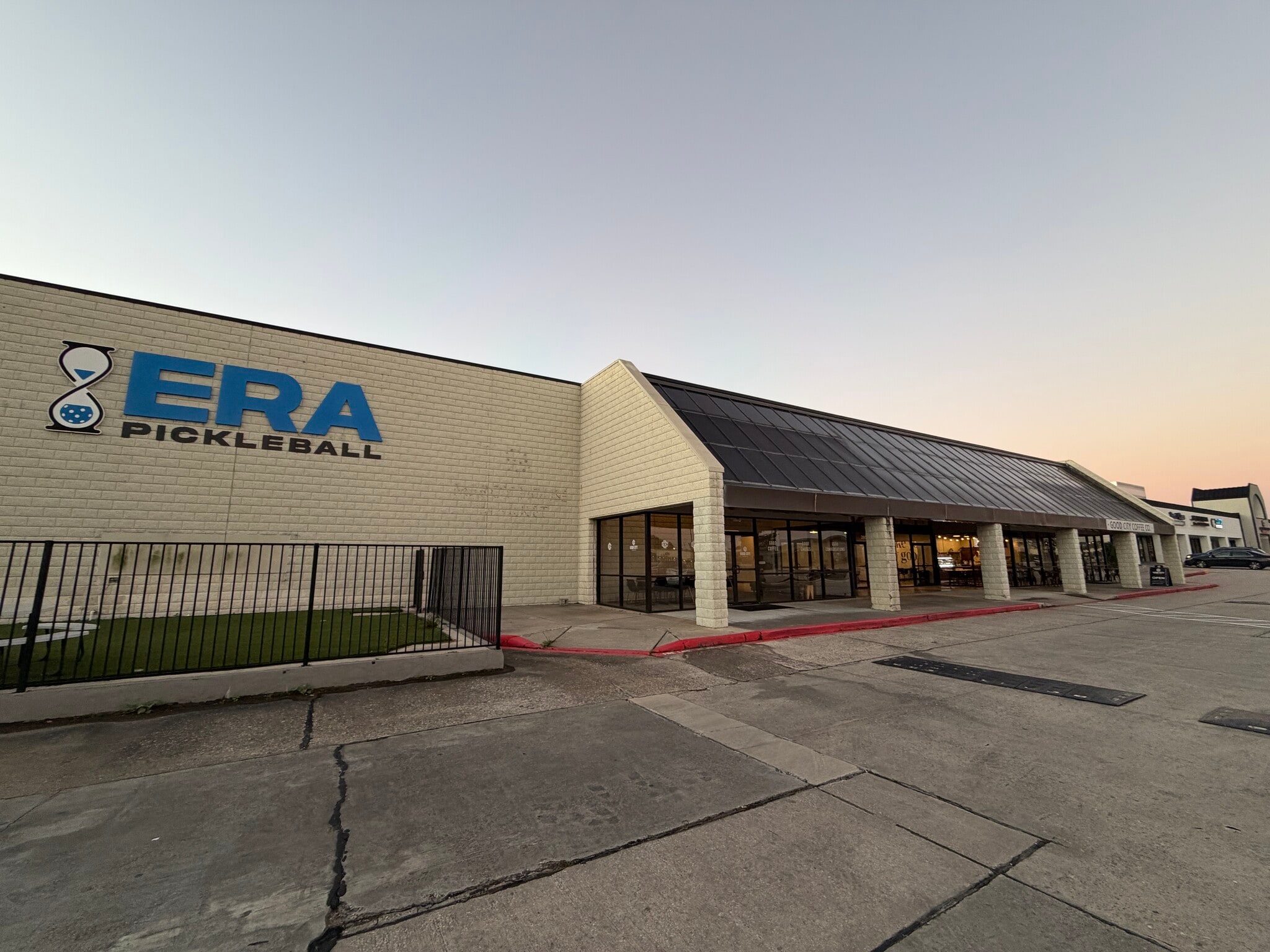 295 Sawdust Rd, The Woodlands, TX for sale Primary Photo- Image 1 of 27