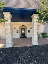 2511 Texas Dr, Irving, TX for lease Building Photo- Image 2 of 7