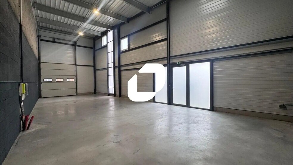 6 Rue Simone Veil, Holtzheim for lease - Interior Photo - Image 2 of 8