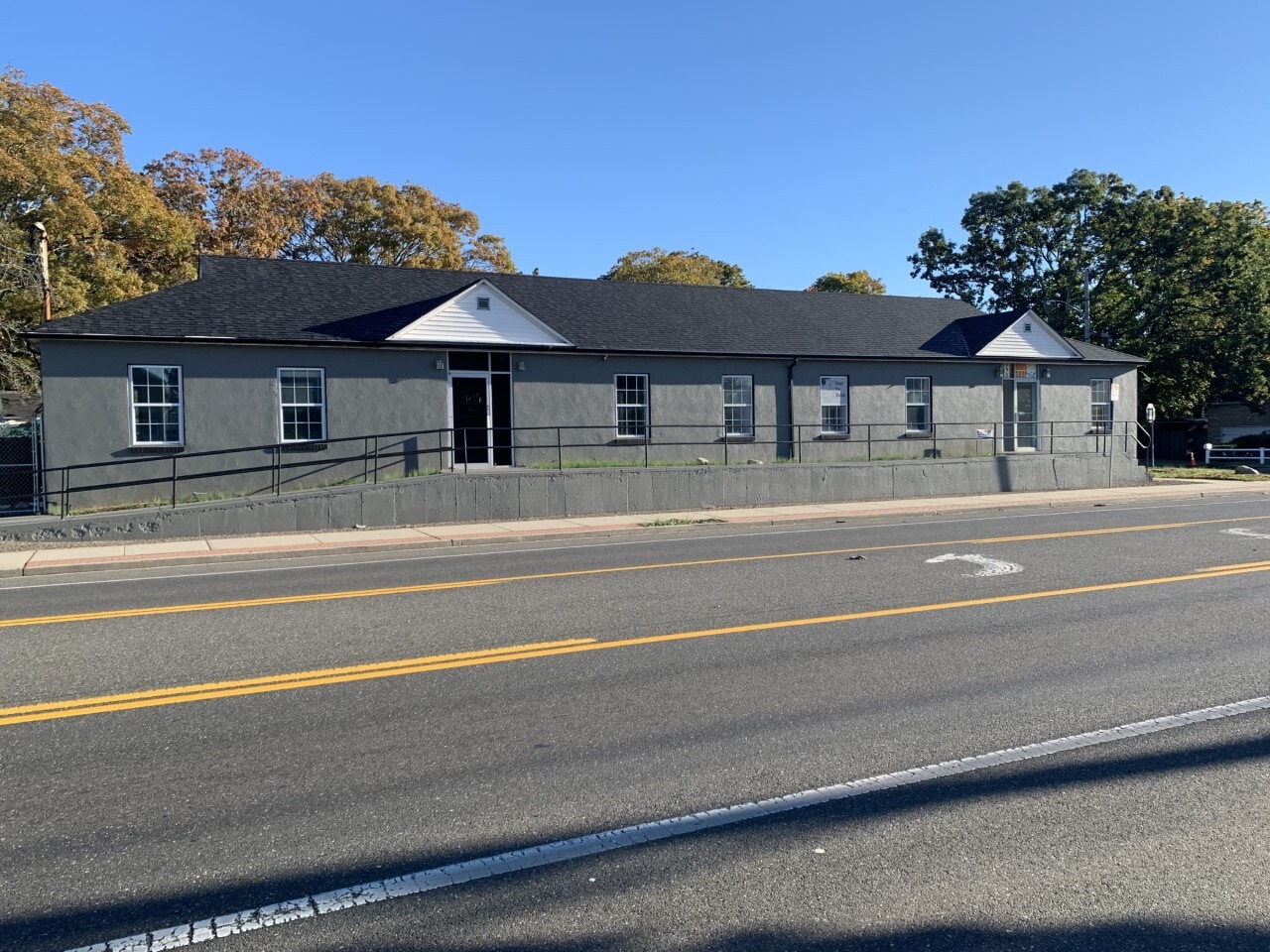 207 Bayshore Rd, Deer Park, NY for lease Building Photo- Image 1 of 8