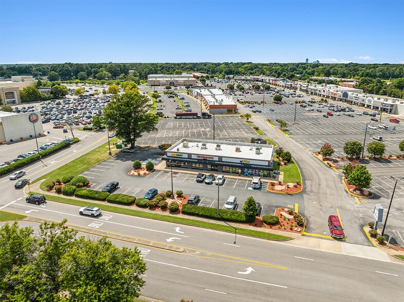 2701-2736 N Mall Dr, Virginia Beach, VA à louer - Photo du bâtiment - Image 2 de 12
