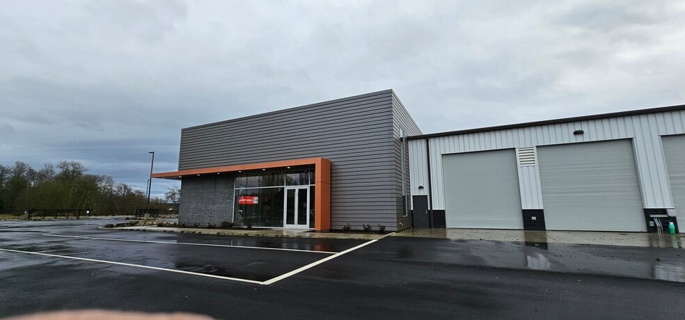 20904 Smokey Point Blvd, Arlington, WA for lease - Building Photo - Image 2 of 5