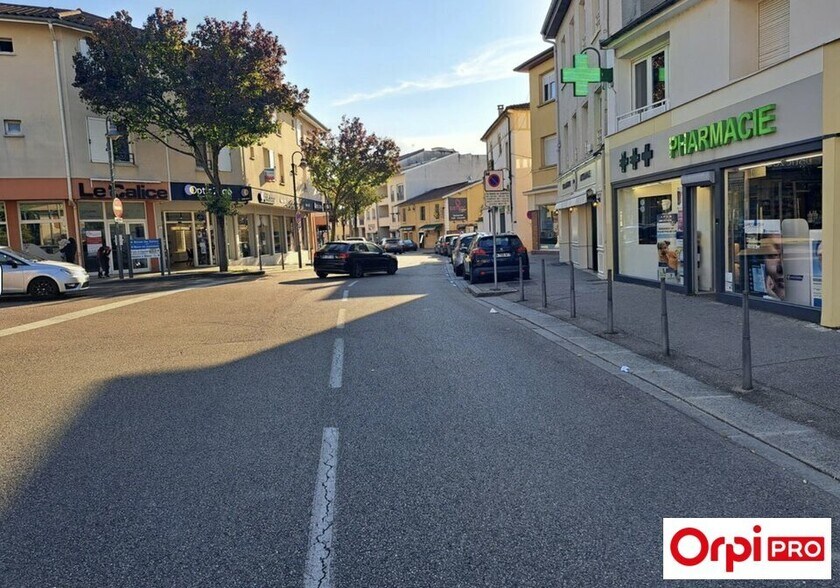 Retail in Mions for lease - Building Photo - Image 2 of 7