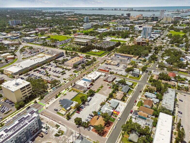 1214-1242 Cleveland Street, Clearwater, FL à vendre - Photo du bâtiment - Image 2 de 11