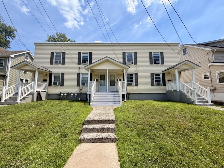 North Plainfield & Middlesex - 11 Units portfolio of 3 properties for sale on LoopNet.ca - Building Photo - Image 2 of 15