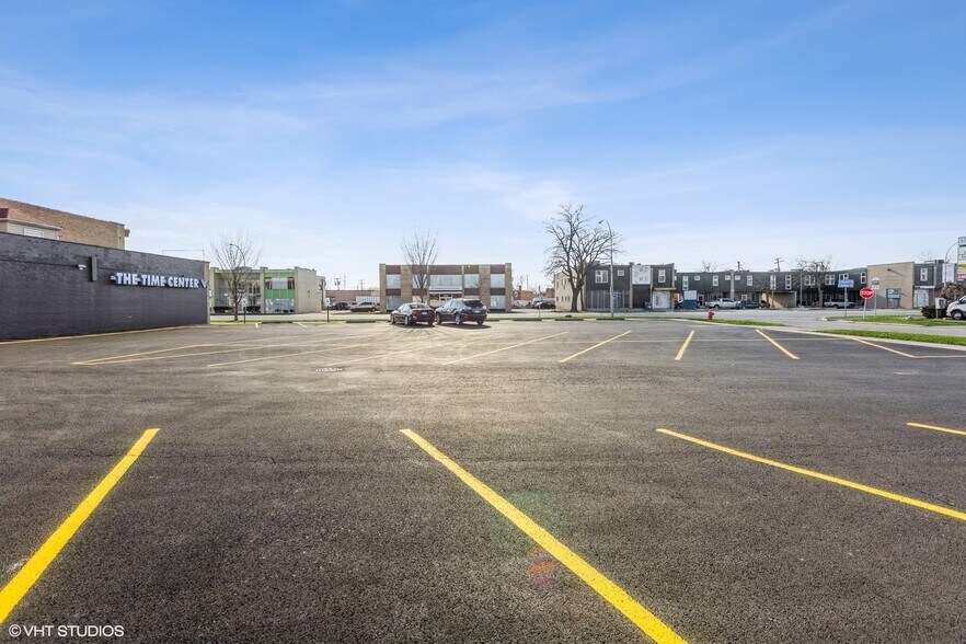9848 W Roosevelt Rd, Westchester, IL à vendre - Photo du bâtiment - Image 2 de 17