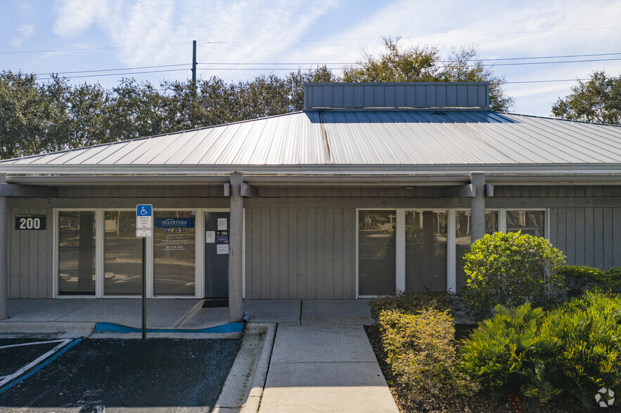 2901 W Busch Blvd, Tampa, FL for lease - Building Photo - Image 3 of 38