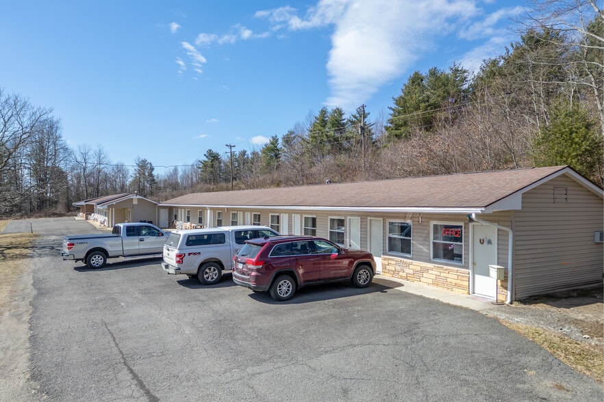 2295 Jeb Stuart Hwy, Meadows Of Dan, VA à vendre - Photo du bâtiment - Image 3 de 82