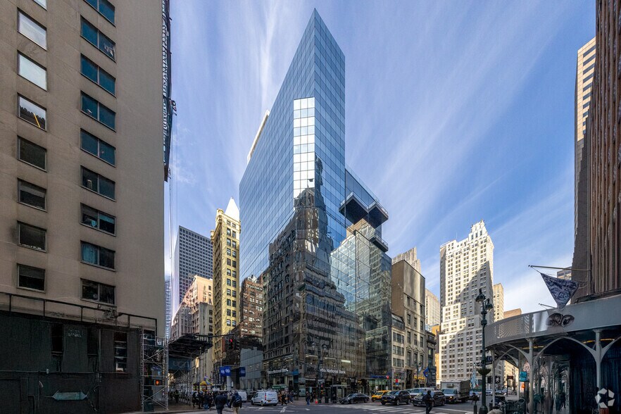 546 Fifth Ave, New York, NY for lease - Primary Photo - Image 1 of 12