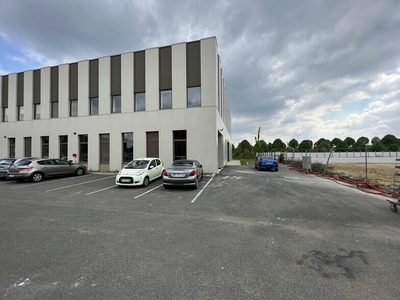 2-4 Avenue Du Valquiou, Tremblay-en-France à vendre - Photo du bâtiment - Image 3 de 11