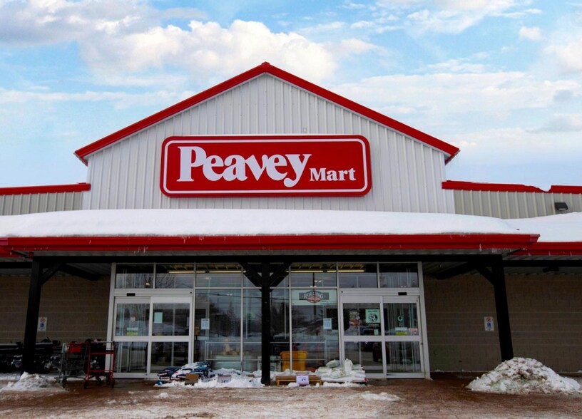 695 Great Northern Rd, Sault Ste Marie, ON for sale - Primary Photo - Image 1 of 1