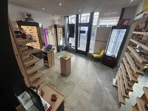 14 Smith St, Guernsey for lease Interior Photo- Image 1 of 4