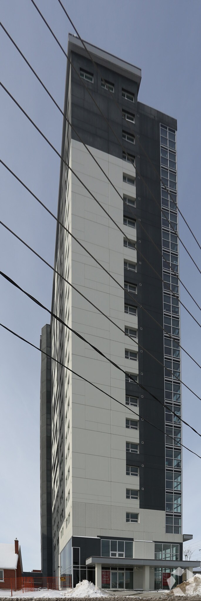 1 Columbia St W, Waterloo, ON à louer Photo principale- Image 1 de 5