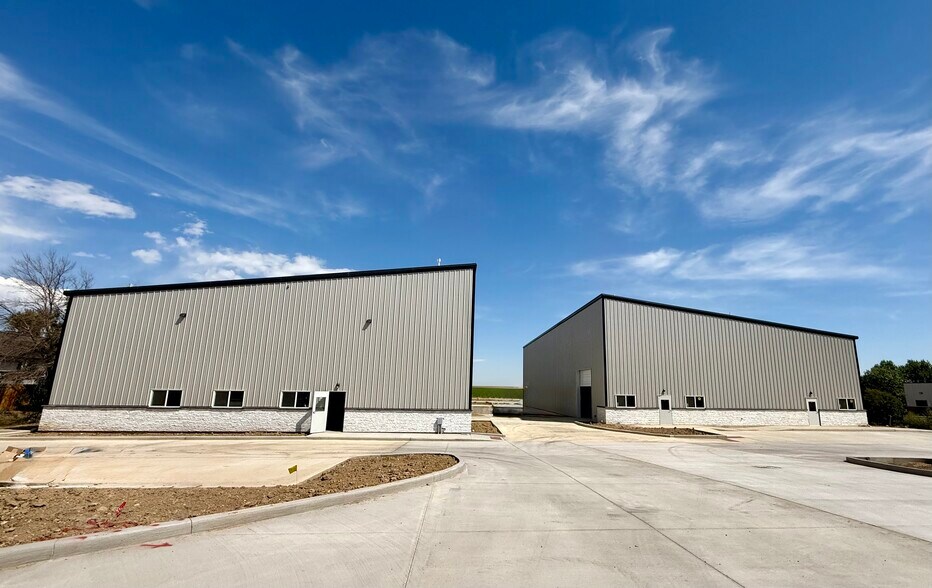 1767 Vista View Dr, Longmont, CO à vendre - Photo du bâtiment - Image 3 de 15