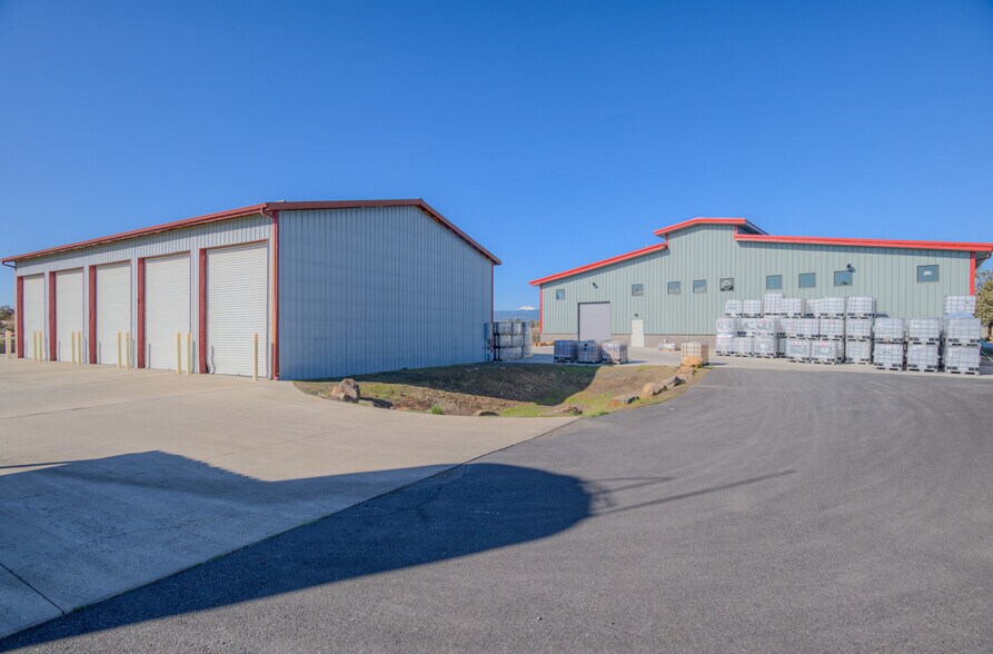 19330 Pinehurst Rd, Bend, OR à vendre - Photo du bâtiment - Image 3 de 4