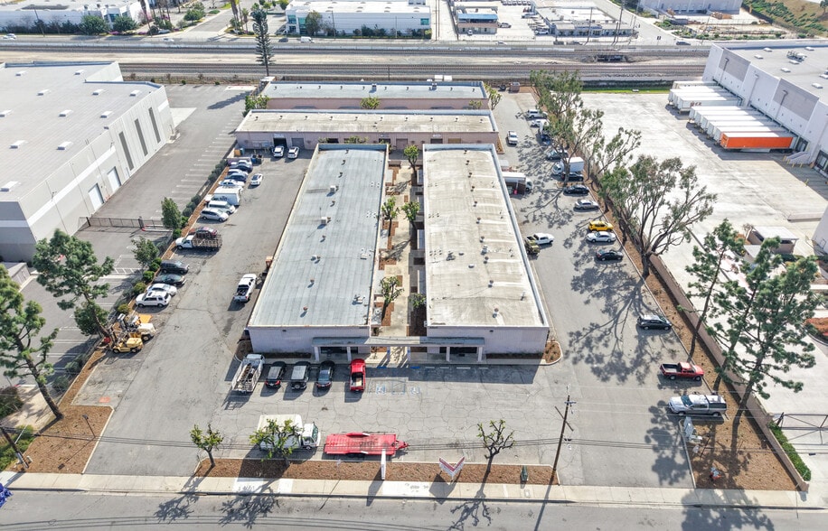 Brooks Commerce Center portfolio of 4 properties for sale on LoopNet.ca - Building Photo - Image 1 of 6